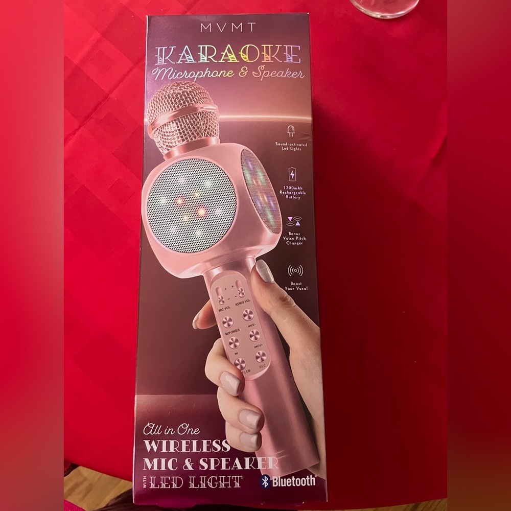 Brand New Wireless karaoke microphone